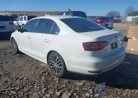 2016 Volkswagen Jetta 1.8T Sport из США, поврежденный, VIN 3VWD17AJ5GM299438